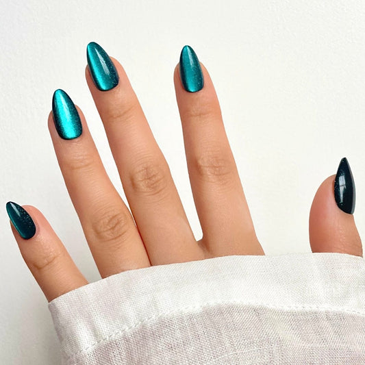 Holy Grail Nail press on Turquoise (Cat's Eye) - Soft Gel Press Ons (Short Almond)