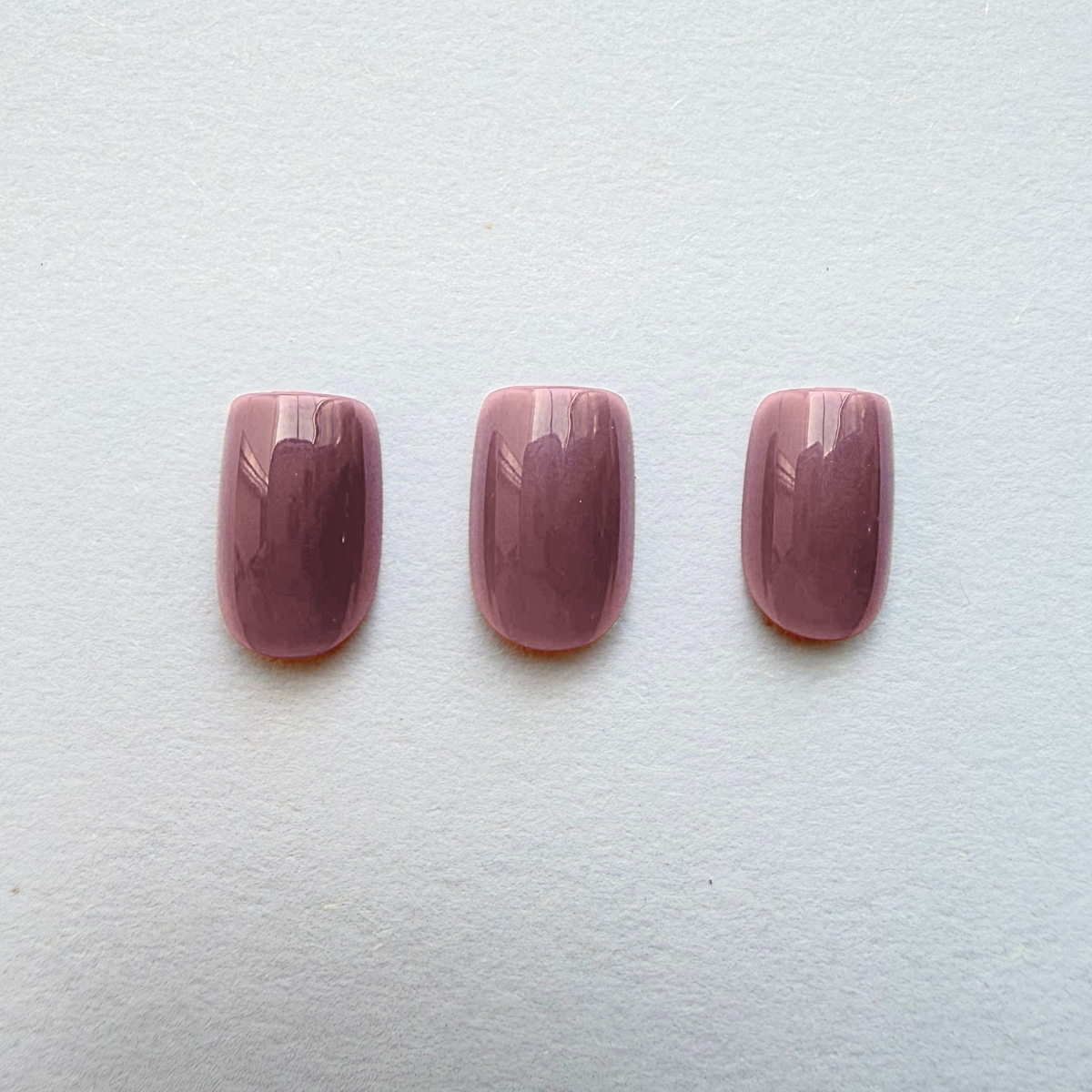 Mauve pink glossy press-on nails, solid color, short square shape