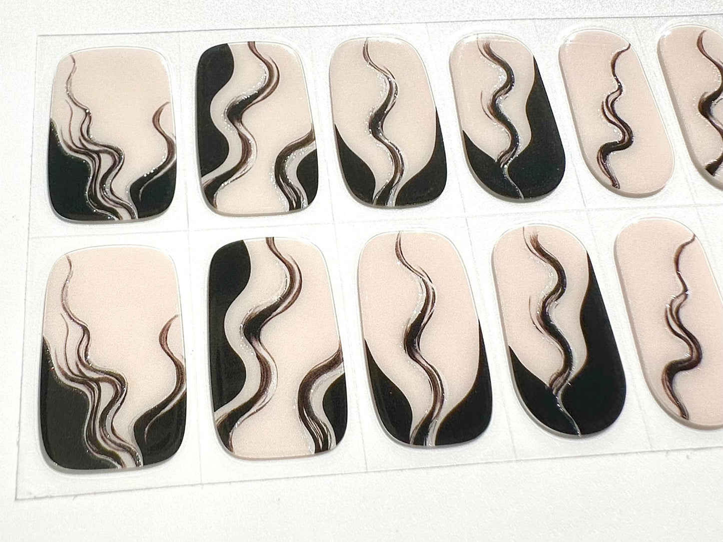 Holy Grail Nail Holy Smoke - Gels