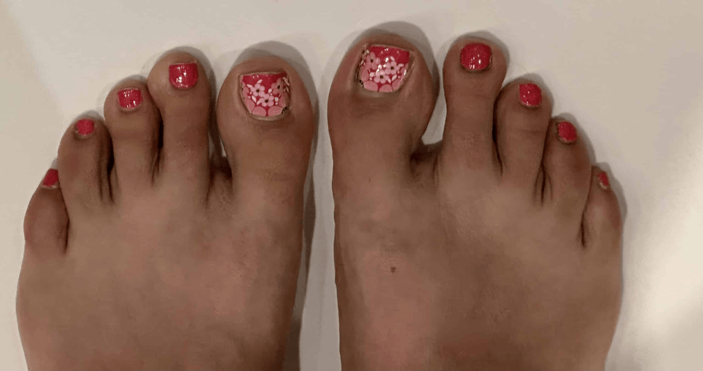 Holy Grail Nail Non-UV Nail Wraps Daisy Red - Holy Classics (Non-UV Pedi Wraps)