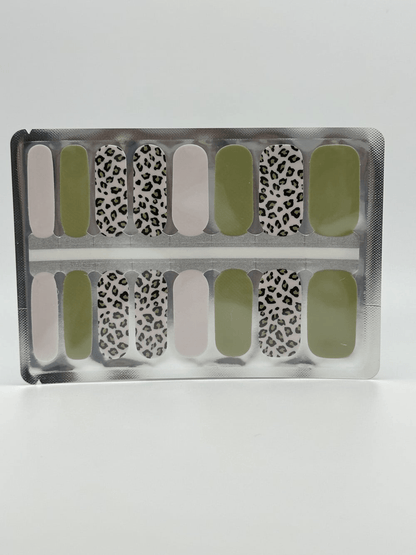 Holy Grail Nail Non-UV Nail Wraps Paw Print Green - Holy Classics (Non-UV Nail Wraps)