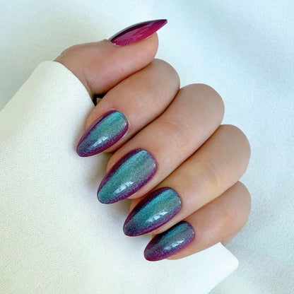 Holy Grail Nail press on Devil's Kiss (Cat's Eye) - Soft Gel Press Ons (Short Almond)