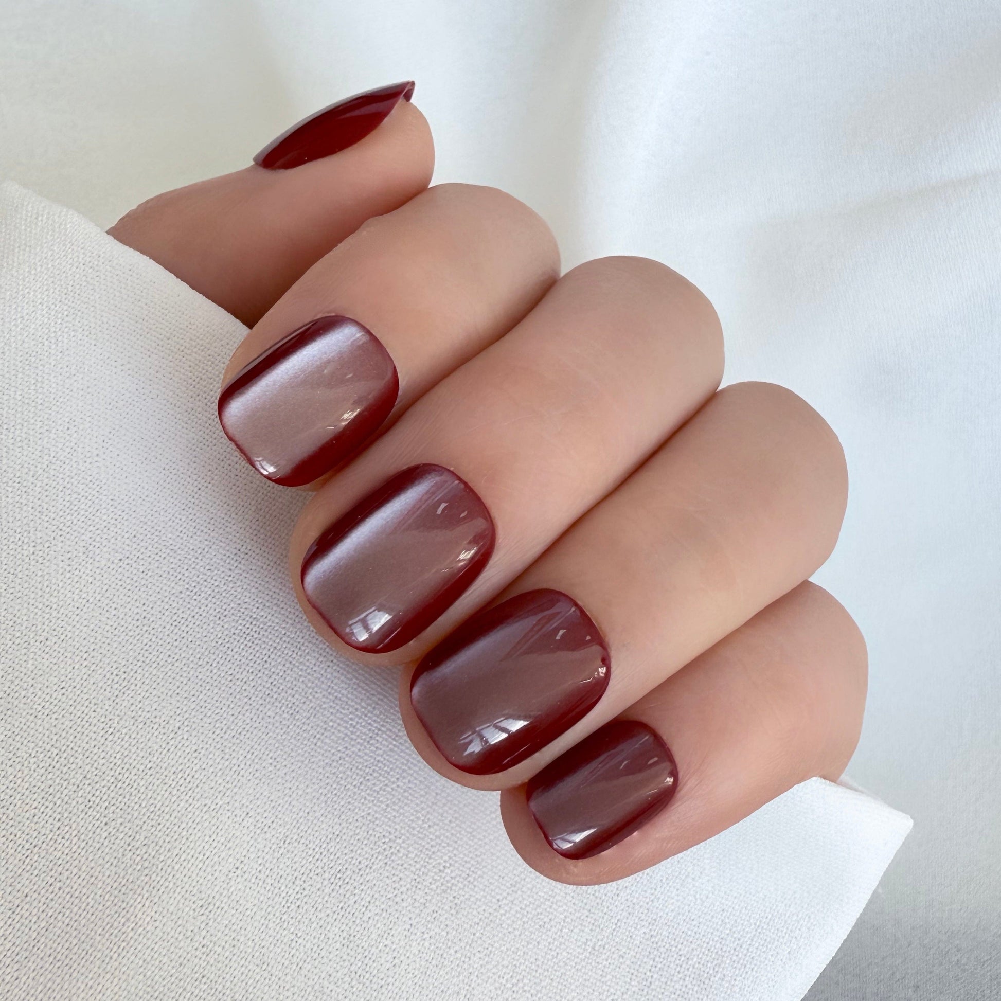 Holy Grail Nail press on Private Jet (Cat's Eye) Soft Gel Press Ons (Extra Short Natural)