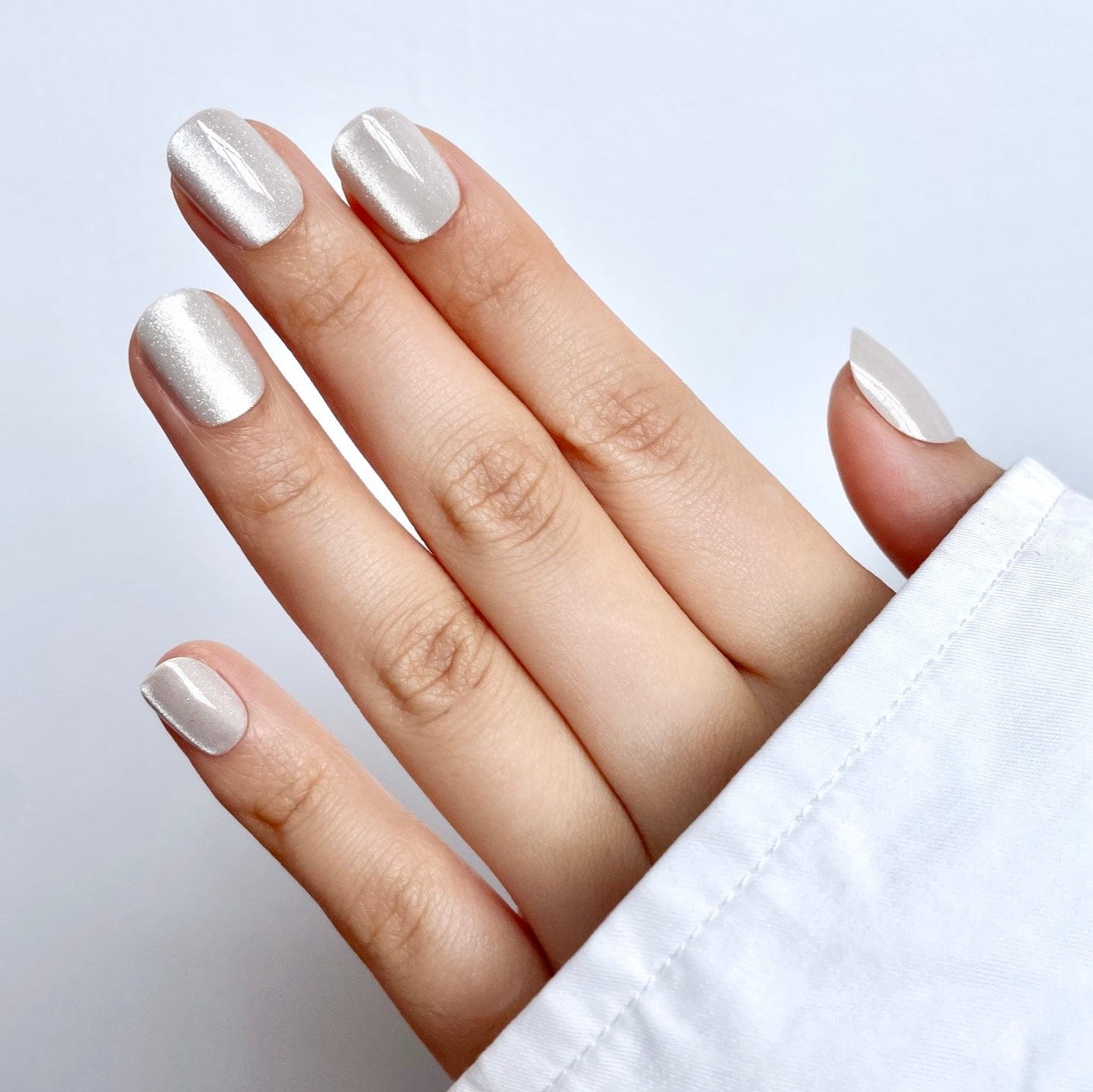 Holy Grail Nail press on Runway Ready (Cat's Eye) - Soft Gel Press Ons (Extra Short Natural)