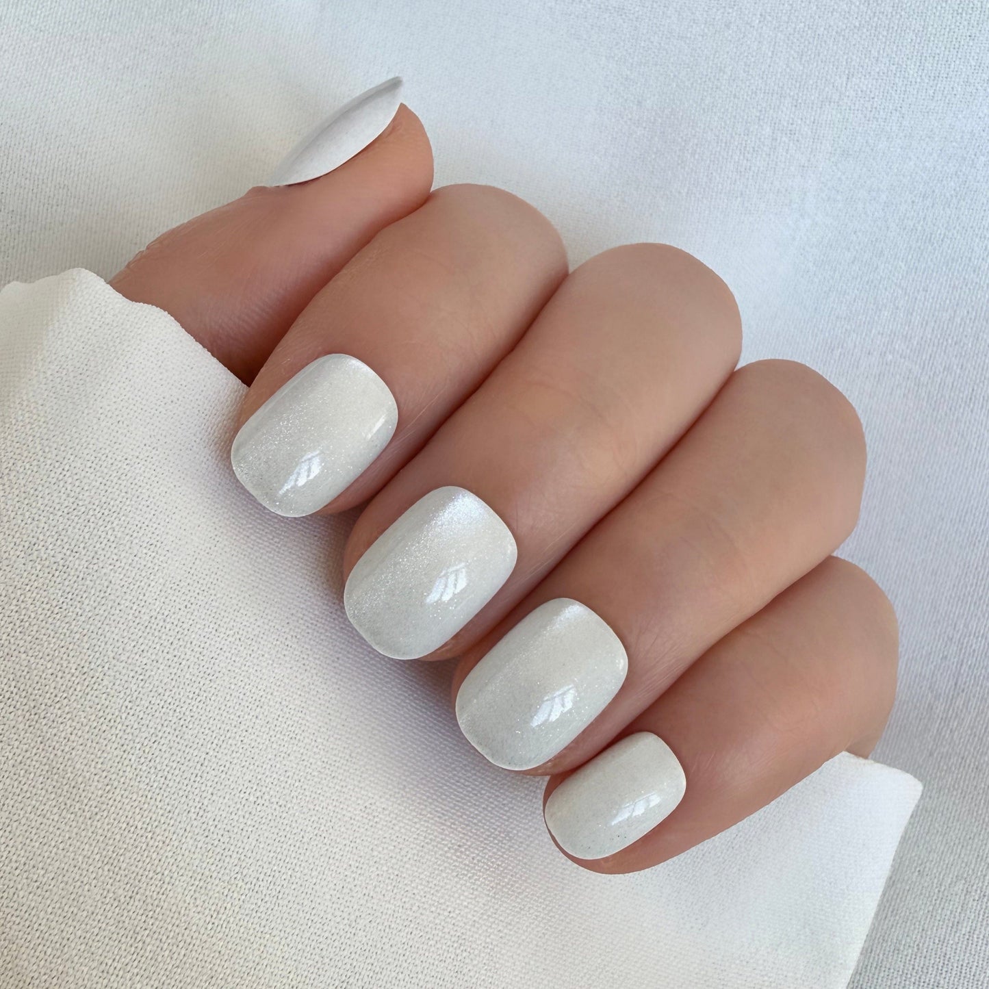 Holy Grail Nail press on Runway Ready (Cat's Eye) - Soft Gel Press Ons (Extra Short Natural)